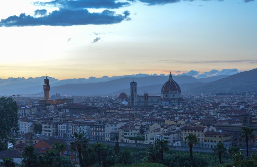 Blick auf die Dächer von Florenz bei Abendlicht