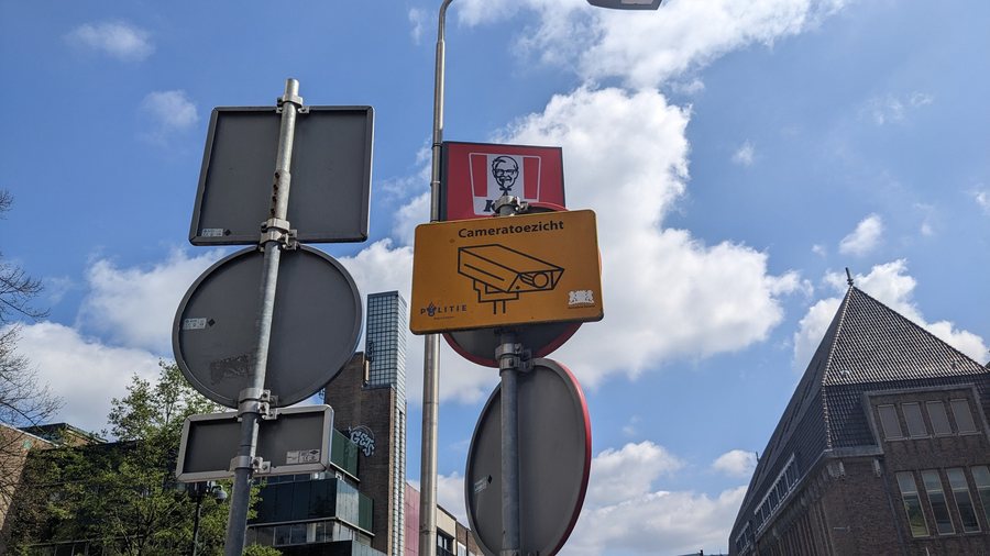 File:Politie - Gemeente Utrecht security camera warning sign, Utrecht (2023) 02.jpg