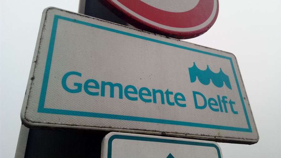 File:Gemeente Delft 58 Midden-Delfland bicycling route sign, Delft (2020) 02.jpg