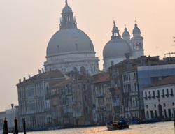 Venedig als Beispiel für saisonabhängige Städtereisen