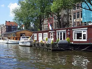 Wohnboote in Amsterdam